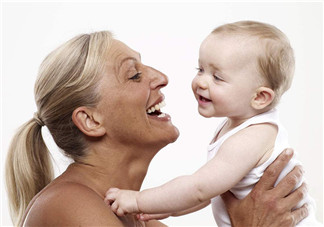 試管嬰兒出生后和正常受孕的寶寶有什么區別 試管嬰兒容易流產嗎 試管嬰兒出生后和正常受孕的寶寶有什么區別 試管嬰兒容易流產嗎