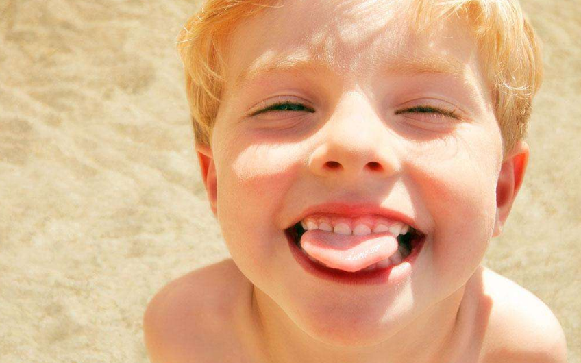 按摩寶寶手指和腳掌可以安撫情緒 給寶寶按摩有什么好處