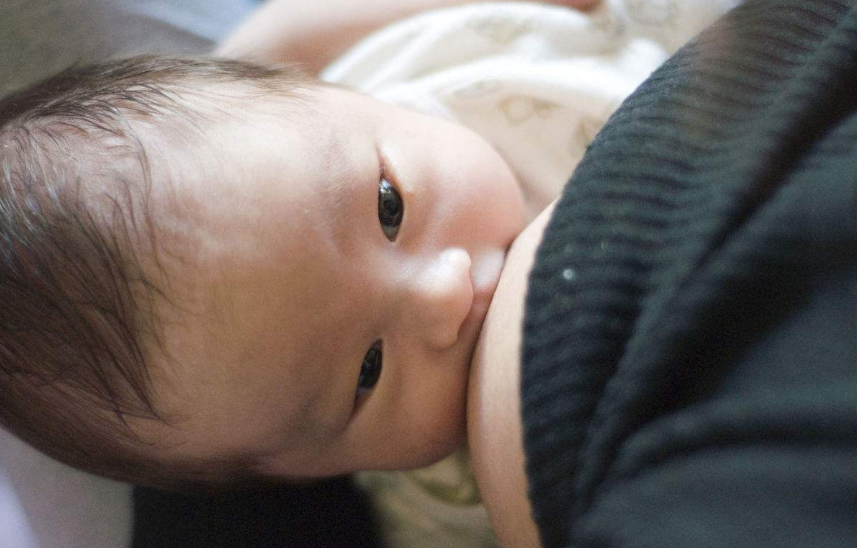 寶寶不吃奶怎么辦好 寶寶不吃奶有什么危害2018