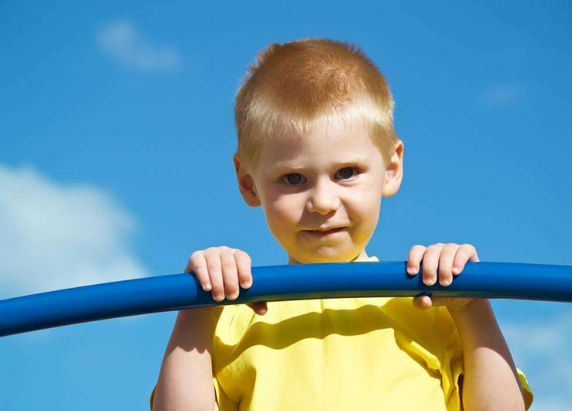 孩子跟自己互動(dòng)怎么做比較好 怎么讓孩子覺得你愛他