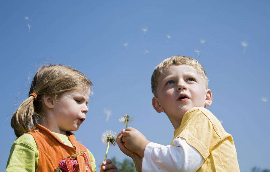 孩子跟自己互動(dòng)怎么做比較好 怎么讓孩子覺得你愛他