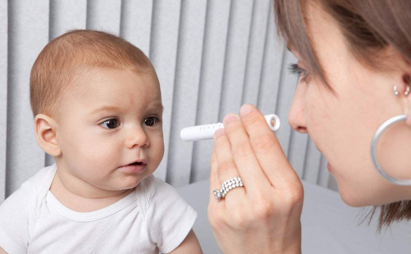 嬰幼兒視力發育標準是什么 嬰幼兒容易出現的眼睛問題有哪些