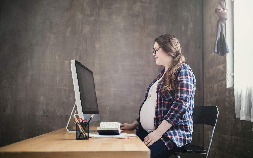 懷孕后上班的說說心情 懷孕期間上班的句子感慨