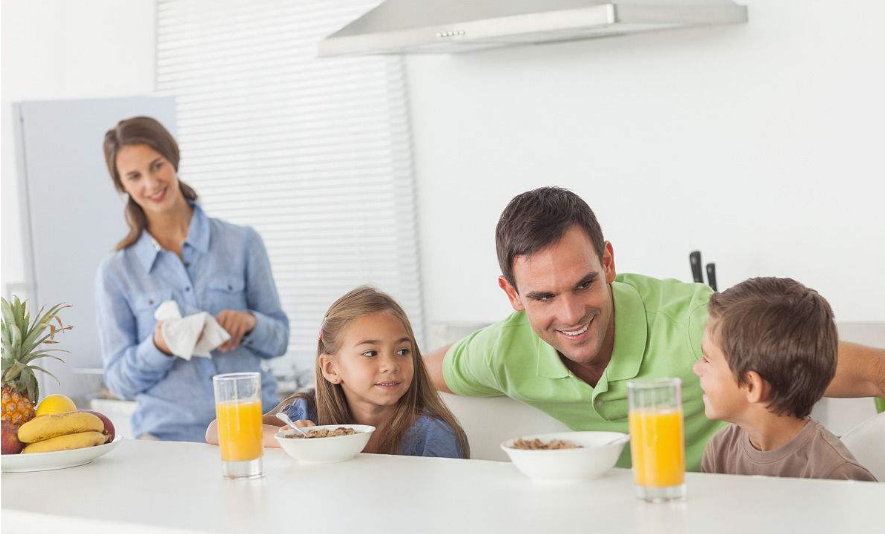 孩子出生后是怎么溝通的 孩子怎么慢慢學(xué)會(huì)說(shuō)話(huà)