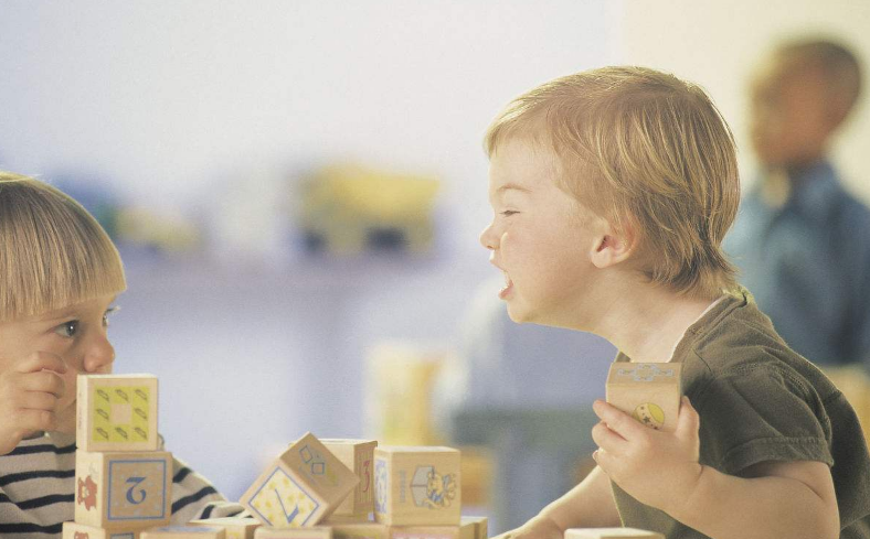 孩子脾氣暴怎么辦 如何糾正孩子的暴力傾向 孩子脾氣暴怎么辦 如何糾正孩子的暴力傾向