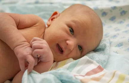 寶寶夏天睡覺一頭汗怎么辦 寶寶睡覺一頭汗正常嗎