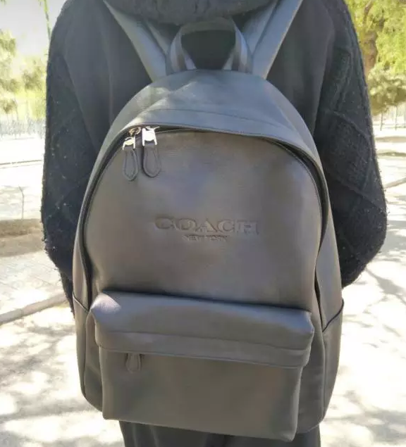 情人節送男朋友雙肩包什么牌子好 女生送送男生背包的含義是什么