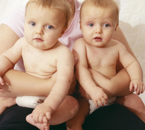 孩子的眼睛是遺傳父親還是母親 孩子遺傳父母哪些基因