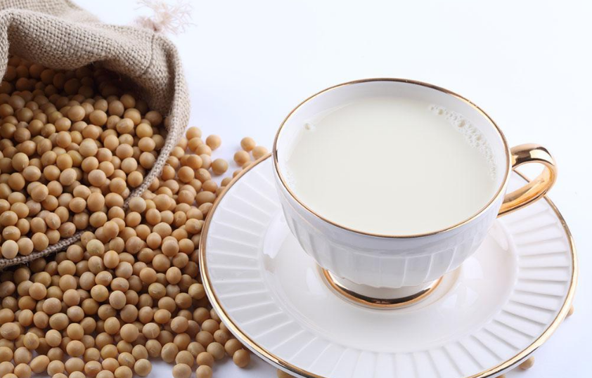 有哪些食物吃了比較容易中毒 食用哪些食物是有安全隱患的