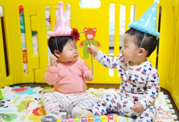 孕婦夢見雙胞胎是什么意思 孕婦夢見龍鳳胎生男孩還是女孩