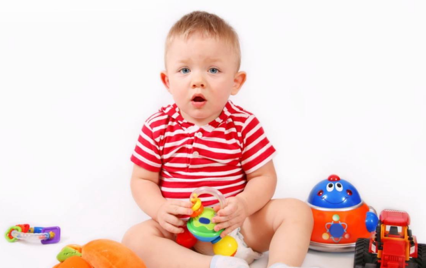 陪玩玩具開(kāi)心的說(shuō)說(shuō) 孩子玩玩具發(fā)什么說(shuō)說(shuō)好