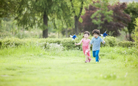 陪玩玩具開(kāi)心的說(shuō)說(shuō) 孩子玩玩具發(fā)什么說(shuō)說(shuō)好