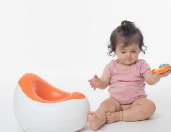 寶寶如廁訓(xùn)練越早越好嗎 寶寶如廁訓(xùn)練坐便器怎么選擇 寶寶如廁訓(xùn)練越早越好嗎 寶寶如廁訓(xùn)練坐便器怎么選擇