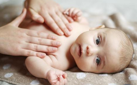 寶寶脾經正確手法圖 小兒補脾經的推拿手法 寶寶脾經正確手法圖 小兒補脾經的推拿手法