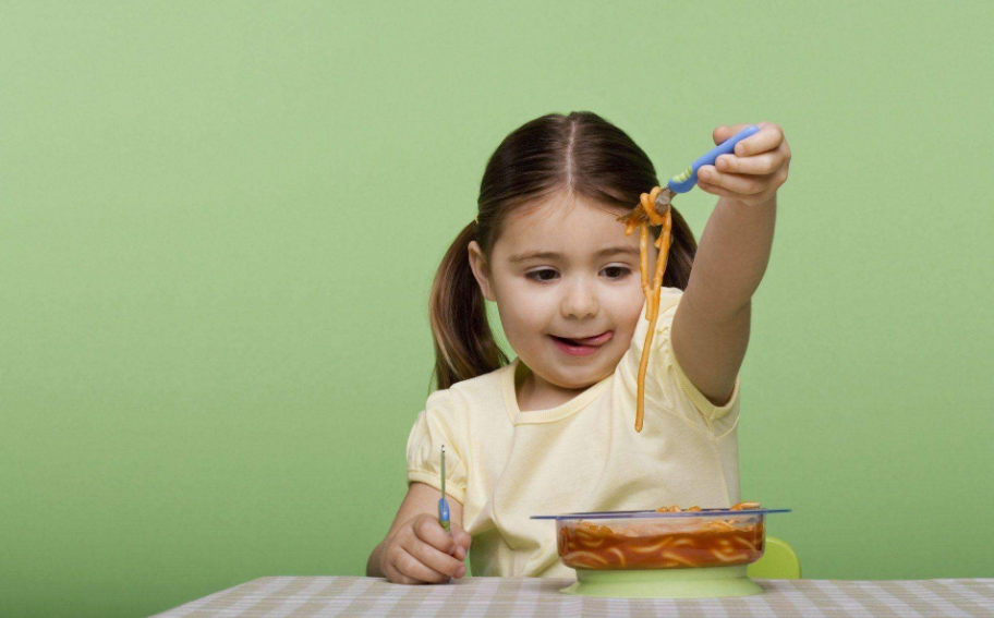 孩子愛哭鬧是因為他沒有安全感嗎 孩子性格不好就是沒安全感的表現嗎