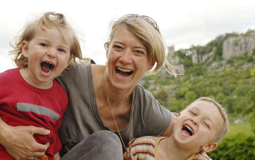 孩子愛哭鬧是因為他沒有安全感嗎 孩子性格不好就是沒安全感的表現嗎