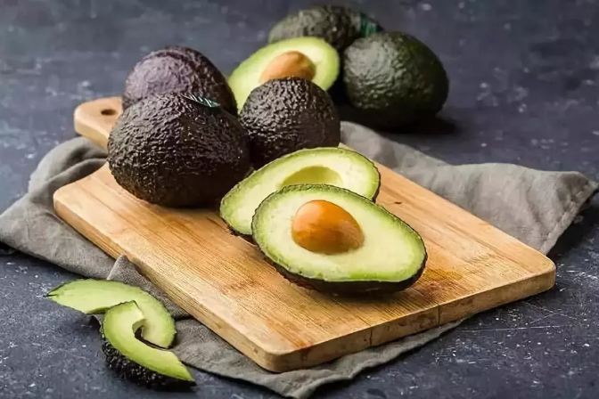 牛油果怎么給孩子吃比較好 孩子吃牛油果有哪些好處 牛油果怎么給孩子吃比較好 孩子吃牛油果有哪些好處