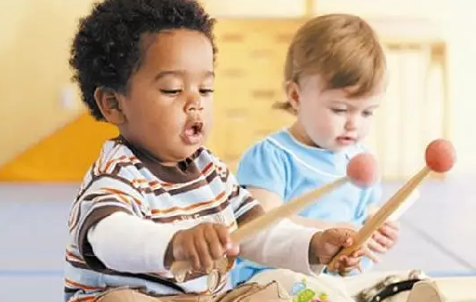 孩子上幼兒園媽媽感慨 寶寶去幼兒園媽媽心情感概句子 孩子上幼兒園媽媽感慨 寶寶去幼兒園媽媽心情感概句子