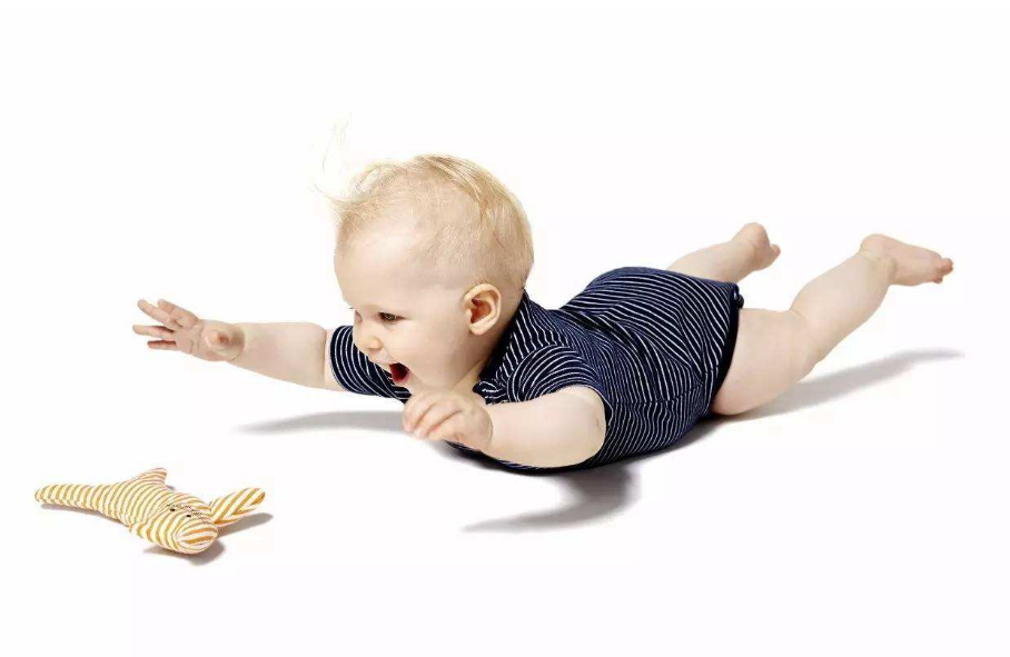 孩子三個月之后還不會翻身怎么辦 孩子一直不會翻身的原因是什么