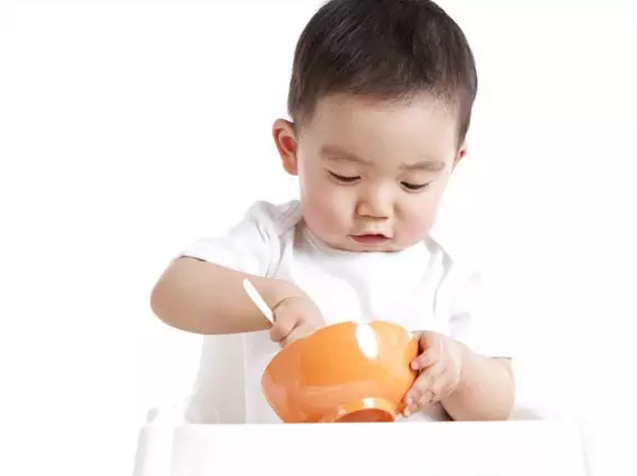 寶寶不愛吃飯?jiān)趺崔k 如何提高寶寶的食欲2018