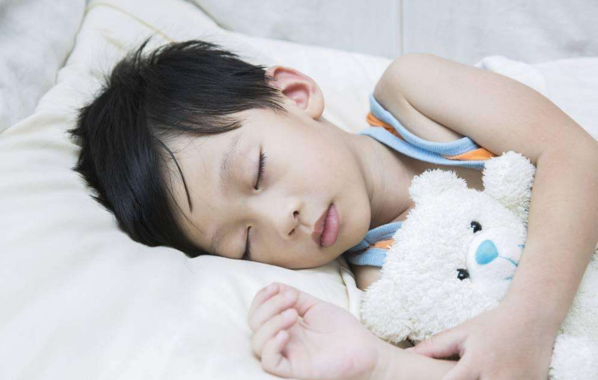 哄睡孩子他睡不著怎么辦 孩子哄睡有哪些誤區
