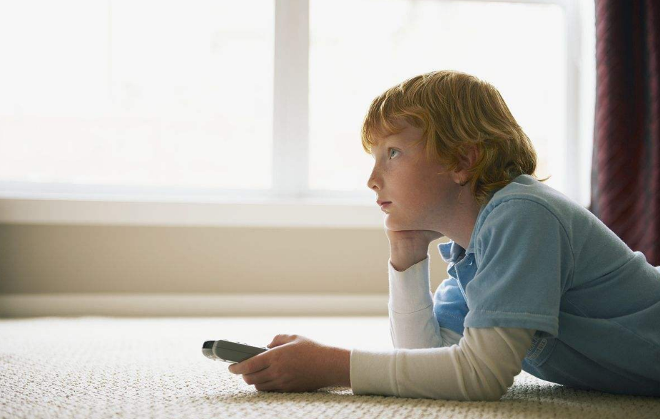 孩子看電視有癮怎么辦 怎么讓孩子少看電視