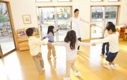 送孩子上學的心情說說 送寶寶上幼兒園說說心情短語