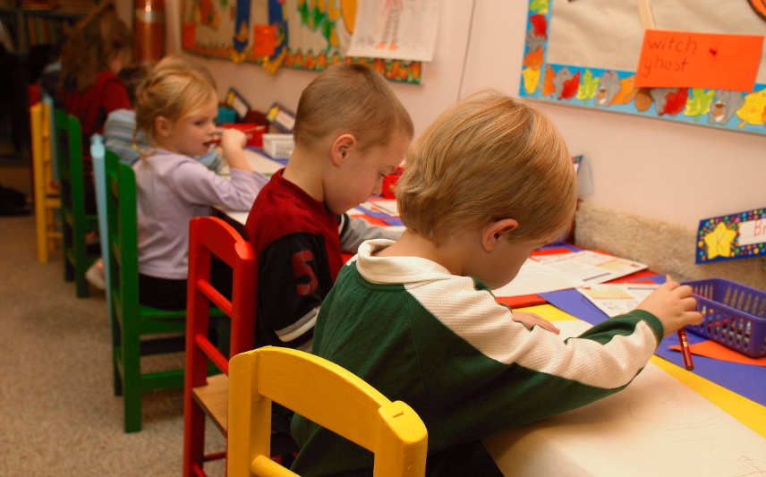 第一次送孩子幼兒園說說 孩子幼兒園開學第一天心情感慨