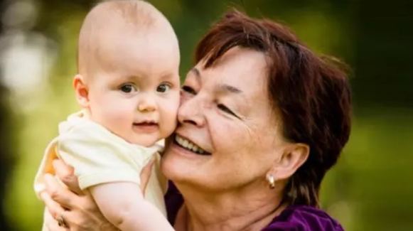 孩子是自己帶還是老人帶 帶孩子須知事項