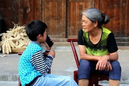 孩子是自己帶還是老人帶 帶孩子須知事項