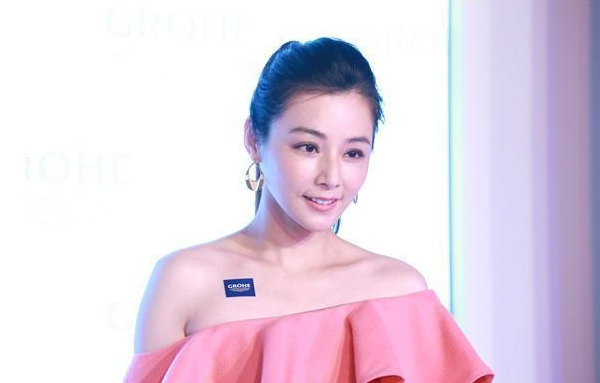 陳怡蓉產(chǎn)女 自侃女兒是混血