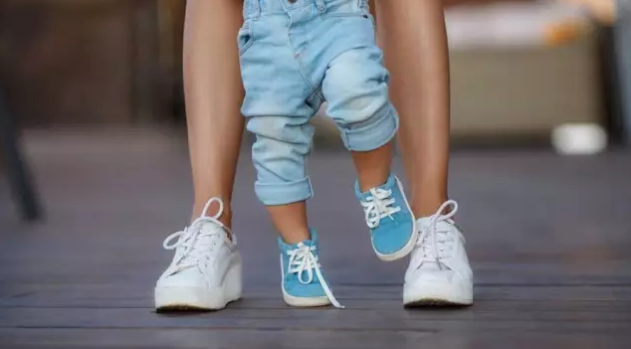 寶寶什么時候?qū)W走路 寶寶學(xué)走路的注意事項