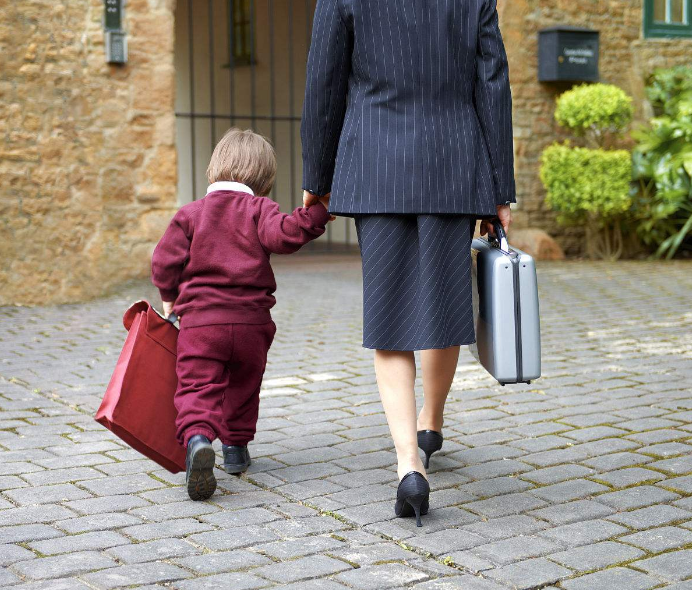 想讓孩子晚一年上學怎么做好 男孩可以晚一年上幼兒園嗎