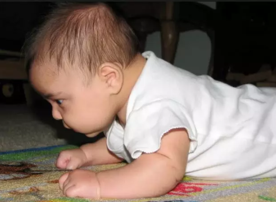 寶寶脖子歪是斜頸嗎 寶寶脖子歪應(yīng)該怎么辦