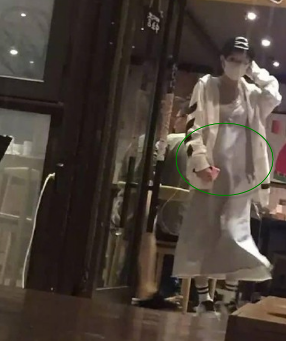 趙麗穎小腹凸起是懷孕了嗎 趙麗穎小腹隆起懷孕圖片對比 趙麗穎小腹凸起是懷孕了嗎 趙麗穎小腹隆起懷孕圖片對比