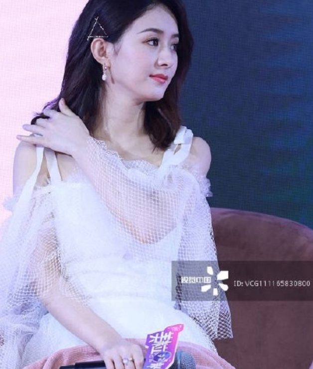 趙麗穎小腹凸起是懷孕了嗎 趙麗穎小腹隆起懷孕圖片對比 趙麗穎小腹凸起是懷孕了嗎 趙麗穎小腹隆起懷孕圖片對比