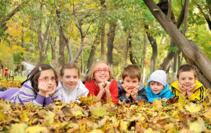 怎么判斷孩子秋天穿得冷不冷 孩子秋天衣服穿多少好