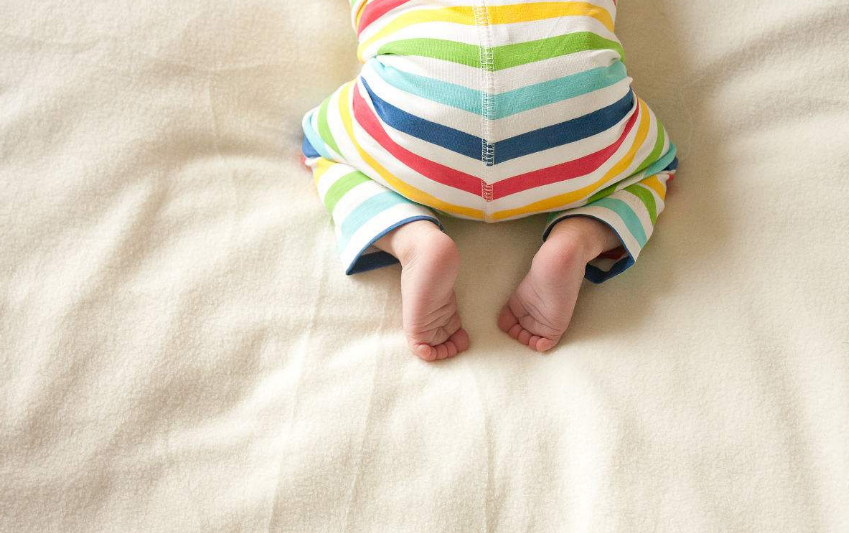 寶寶屁股上面有青斑正常嗎 寶寶屁股上面的青斑會消嗎