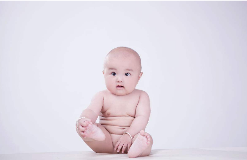 寶寶屁股上面有青斑正常嗎 寶寶屁股上面的青斑會消嗎