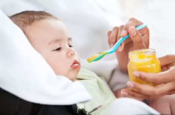 寶寶生病不愿意吃藥怎么辦 給寶寶強行灌藥有什么壞處 寶寶生病不愿意吃藥怎么辦 給寶寶強行灌藥有什么壞處