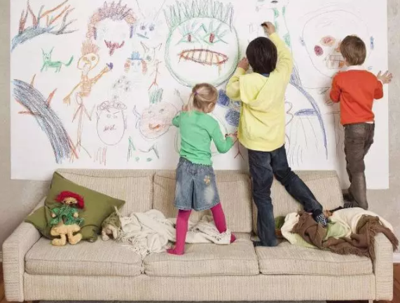 孩子愛在墻上畫畫怎么辦 孩子在墻上畫畫要不要阻止 孩子愛在墻上畫畫怎么辦 孩子在墻上畫畫要不要阻止