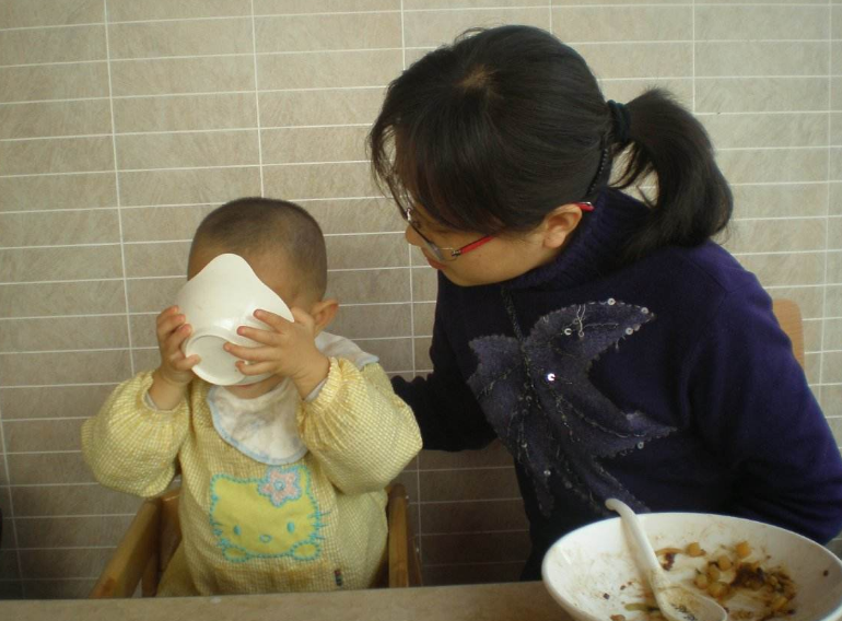 怎么讓孩子明白家里的收入 孩子鋪張浪費怎么教育他好