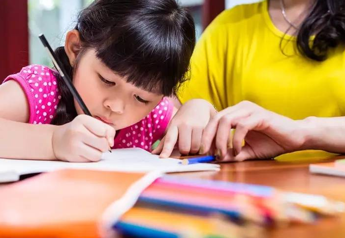 臺(tái)風(fēng)相關(guān)作文 臺(tái)風(fēng)山竹主題的作文怎么寫