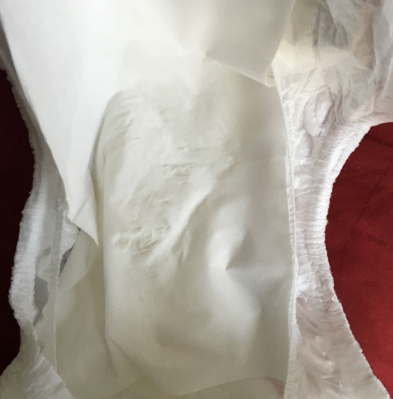 尤妮佳Natural moony和花王對比 尤妮佳和國產(chǎn)進(jìn)口花王紙尿褲哪個(gè)好