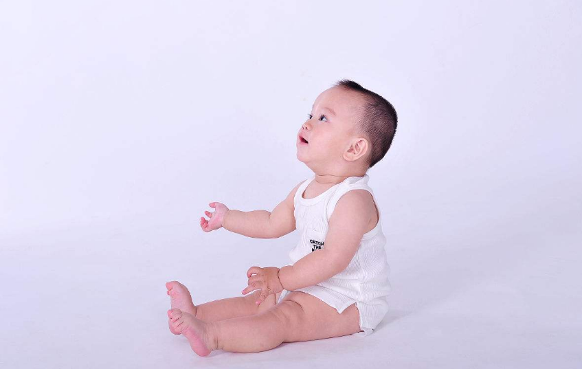 男孩姓鄒叫什么名字好 姓鄒的男孩名字簡潔的起名 男孩姓鄒叫什么名字好 姓鄒的男孩名字簡潔的起名