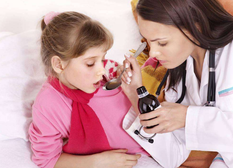 秋季孩子容易流鼻血怎么做好 如何正確應對孩子流鼻血