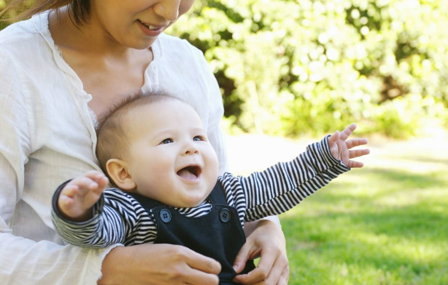 秋冬季節交替怎么避免孩子生病 季節溫差大寶寶保暖方法