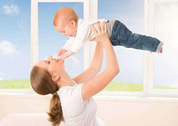 產(chǎn)后脫發(fā)嚴(yán)重正常嗎 生完孩子之后有哪些事情是正?，F(xiàn)象