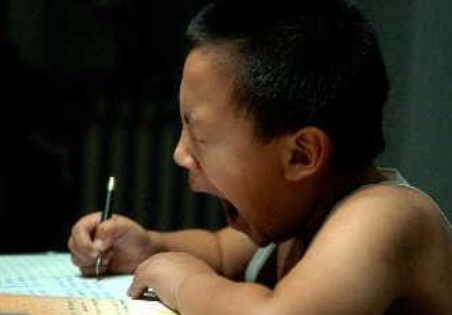 怎么讓孩子養成主動學習的習慣 孩子寫作業老是走神怎么辦