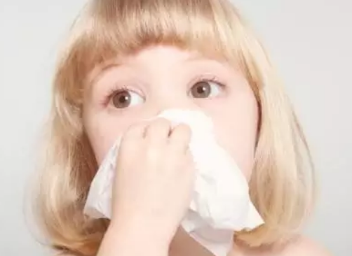 寶寶黑色鼻涕是怎么回事 寶寶鼻涕變黑是什么原因